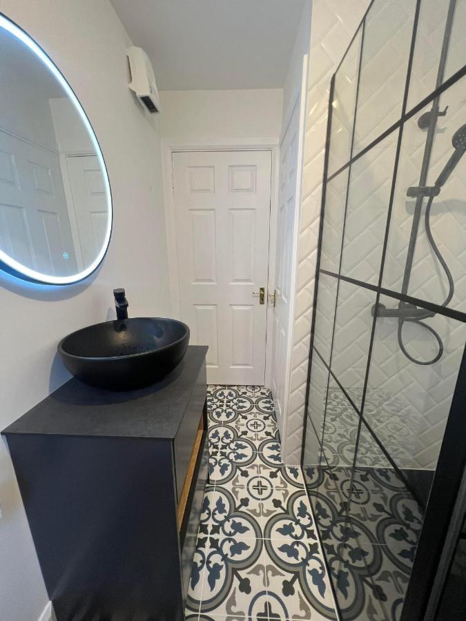 Two Bedroom Townhouse In The Heart Of Dungarvan ดันการ์วัน ภายนอก รูปภาพ