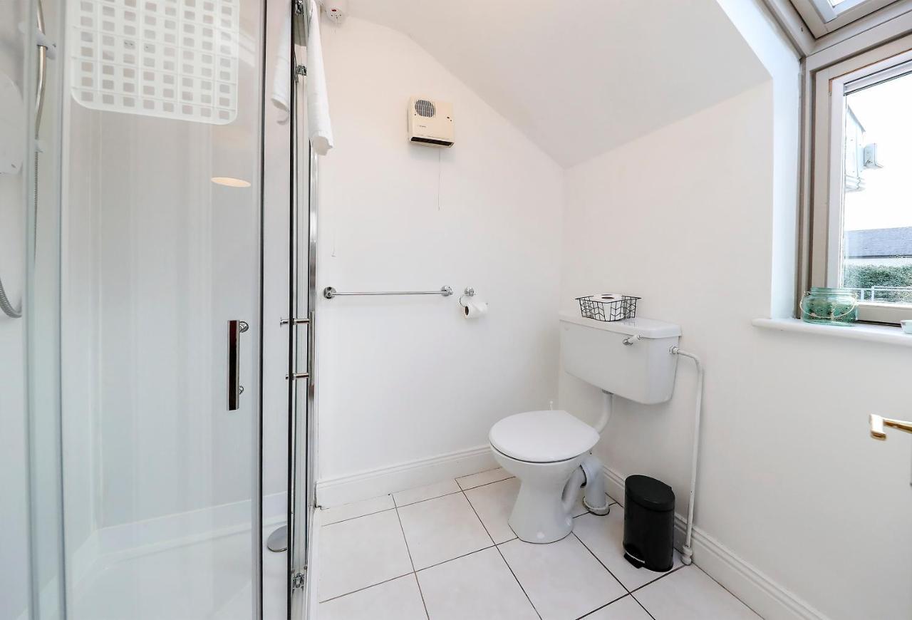 Two Bedroom Townhouse In The Heart Of Dungarvan ดันการ์วัน ภายนอก รูปภาพ
