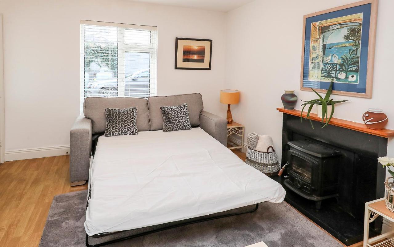 Two Bedroom Townhouse In The Heart Of Dungarvan ดันการ์วัน ภายนอก รูปภาพ