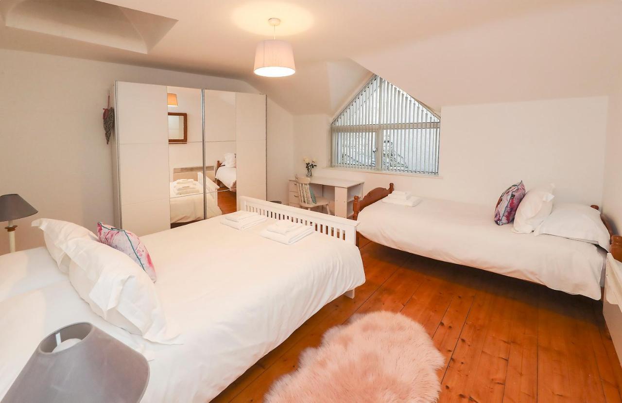 Two Bedroom Townhouse In The Heart Of Dungarvan ดันการ์วัน ภายนอก รูปภาพ