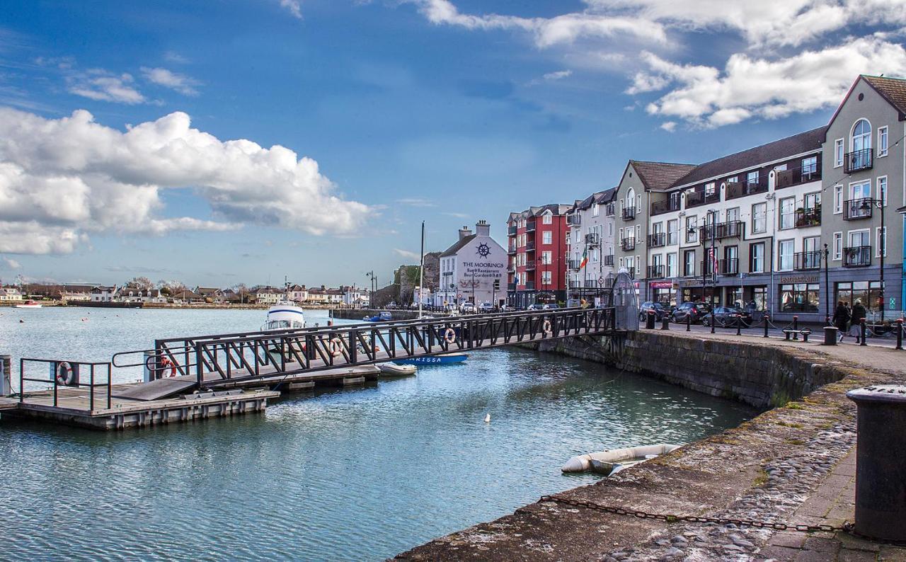 Two Bedroom Townhouse In The Heart Of Dungarvan ดันการ์วัน ภายนอก รูปภาพ
