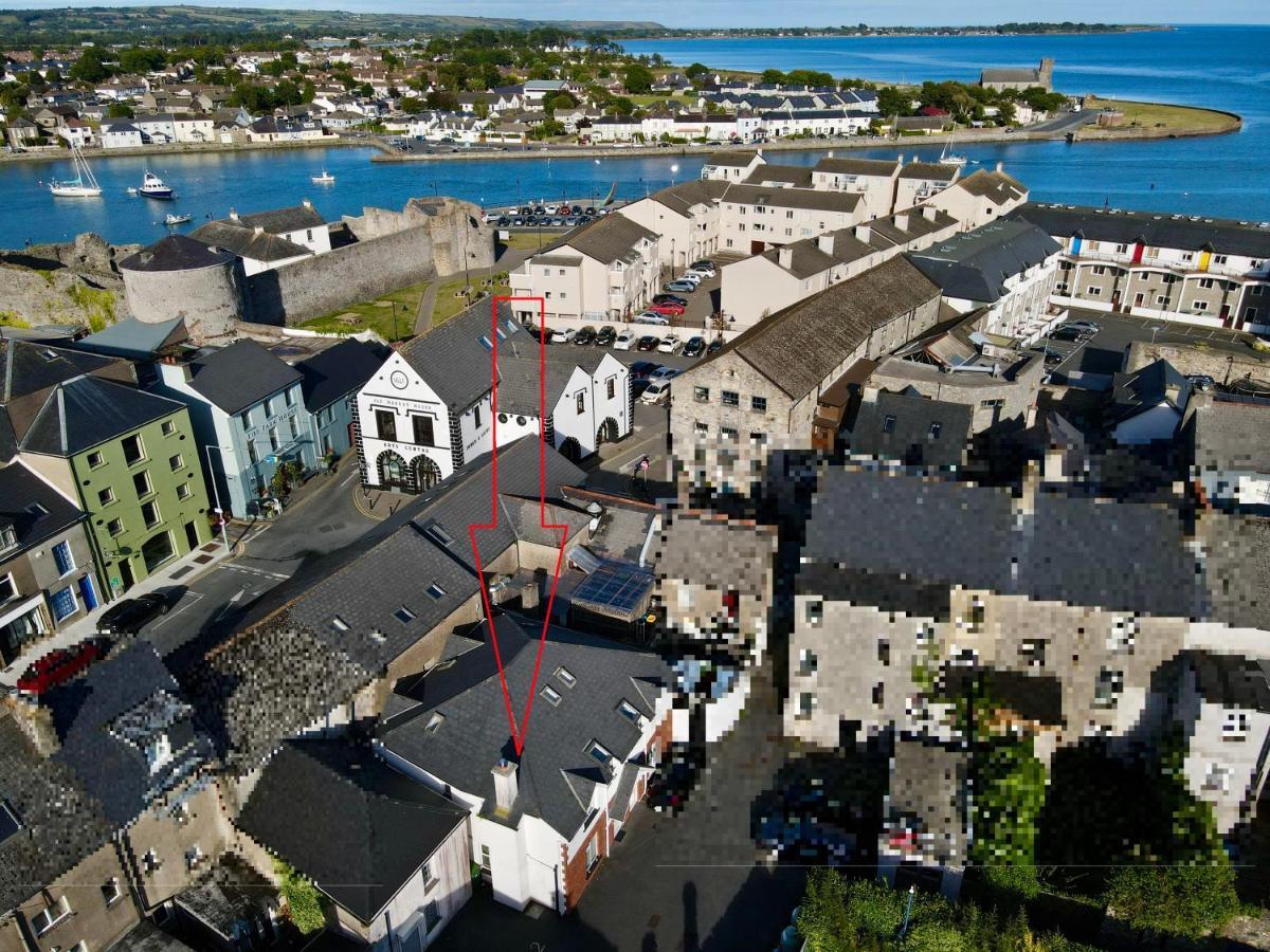 Two Bedroom Townhouse In The Heart Of Dungarvan ดันการ์วัน ภายนอก รูปภาพ